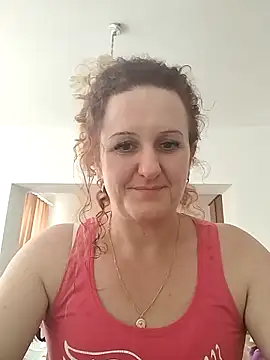 Snapshot of KarinaFlower99 chatting on June 16, 2026, 4:18 pm KarinaFlower99 online show from June 16, 2026, 4:18 pm