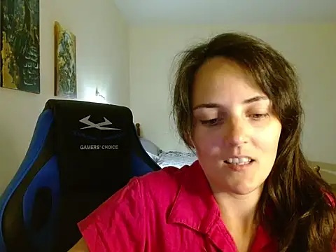 Snapshot of OliviaTheS chatting on July 25, 2026, 8:04 pm OliviaTheS online show from July 25, 2026, 8:04 pm