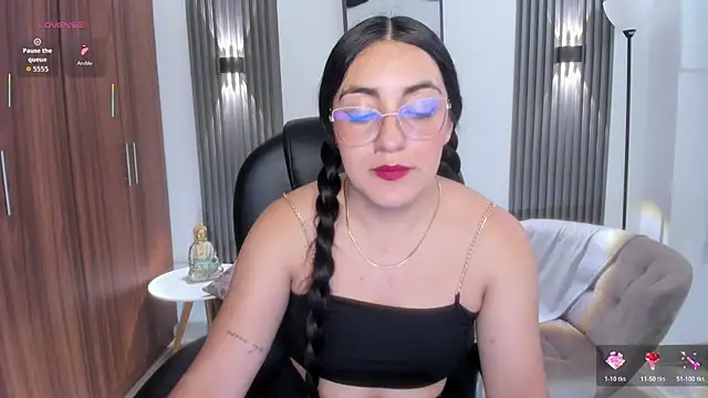 Snapshot of naiah_blue chatting on July 23, 2026, 7:10 pm naiah blue online show from July 23, 2026, 7:10 pm