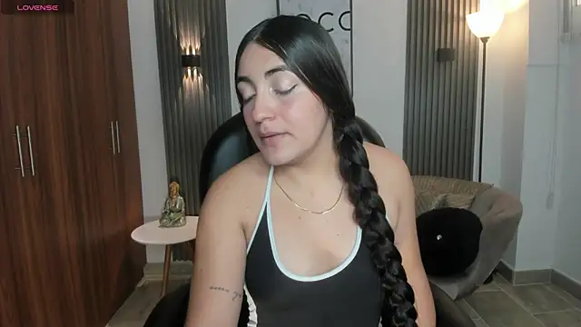 Snapshot of naiah_blue chatting on June 19, 2026, 6:47 pm naiah blue online show from June 19, 2026, 6:47 pm