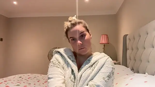 erincheshire online show from June 12, 2026, 5:32 pm