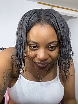 Snapshot of Emma_Riviera chatting on July 13, 2026, 8:19 pm Emma Riviera online show from July 13, 2026, 8:19 pm