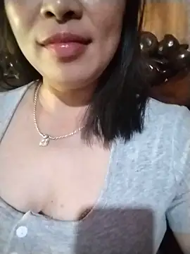 Snapshot of Lya_hott chatting on June 13, 2026, 3:37 am Lya hott online show from June 13, 2026, 3:37 am