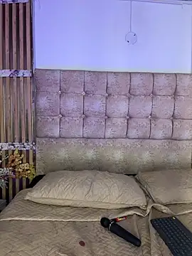 Snapshot of Suis_evangeline chatting on July 1, 2026, 3:29 am Suis evangeline online show from July 1, 2026, 3:29 am