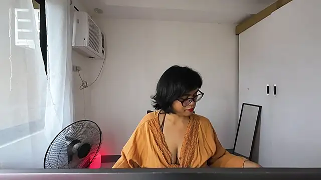 MysticMara online show from June 15, 2026, 5:51 am