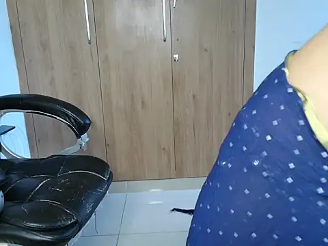 Sexynaina3 online show from June 24, 2026, 4:44 am