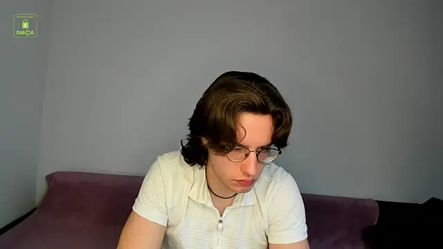 Snapshot of Valo_Cross chatting on June 17, 2026, 11:09 am Valo Cross online show from June 17, 2026, 11:09 am