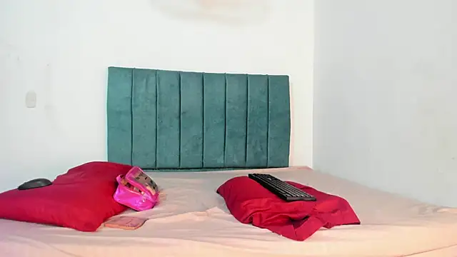 ameliaduval online show from July 28, 2026, 8:34 pm