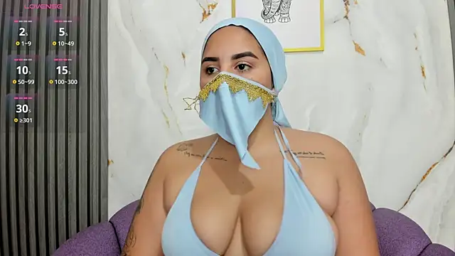 Nadia Sammur online show from June 14, 2026, 2:19 am