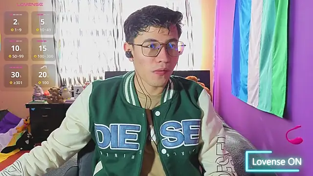 Angelito Twink online show from June 21, 2026, 8:36 pm