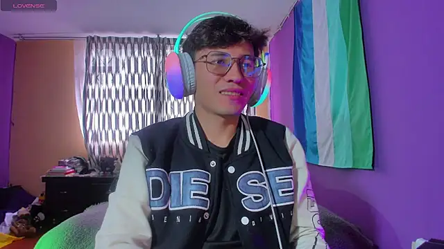 Angelito Twink online show from June 17, 2026, 5:56 pm