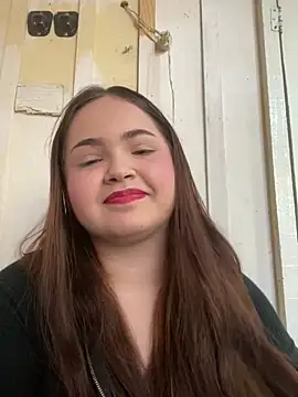 bella  hott online show from August 3, 2026, 10:43 am
