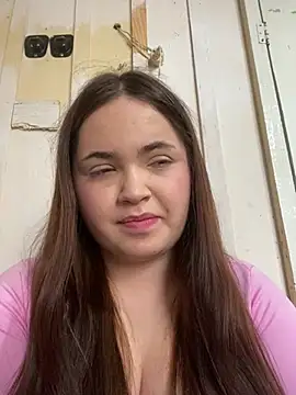 bella  hott online show from August 4, 2026, 11:59 am