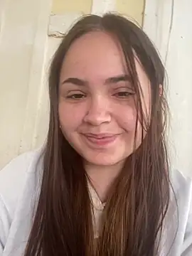 bella  hott online show from July 27, 2026, 11:28 am