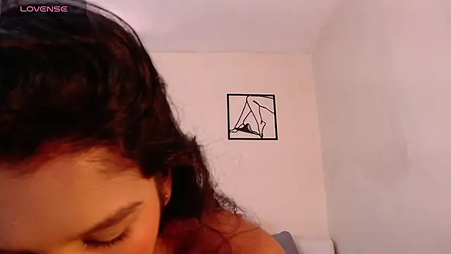 Snapshot of Veronica_M chatting on June 24, 2026, 6:17 pm Veronica M online show from June 24, 2026, 6:17 pm