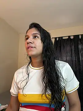 Snapshot of Veronica_M chatting on June 27, 2026, 6:14 pm Veronica M online show from June 27, 2026, 6:14 pm