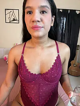 Snapshot of Veronica_M chatting on July 2, 2026, 6:14 pm Veronica M online show from July 2, 2026, 6:14 pm