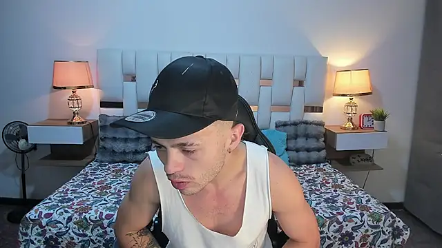 Zeus damian21 online show from July 18, 2026, 3:04 am