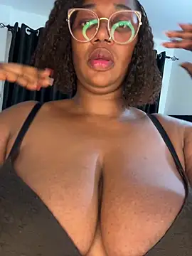 Snapshot of Honeylust26 chatting on June 18, 2026, 11:59 am Honeylust26 online show from June 18, 2026, 11:59 am