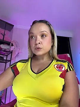 SaraAvila online show from June 18, 2026, 4:00 am
