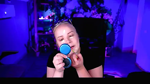 Snapshot of stellawatts chatting on July 8, 2026, 12:06 pm stellawatts online show from July 8, 2026, 12:06 pm