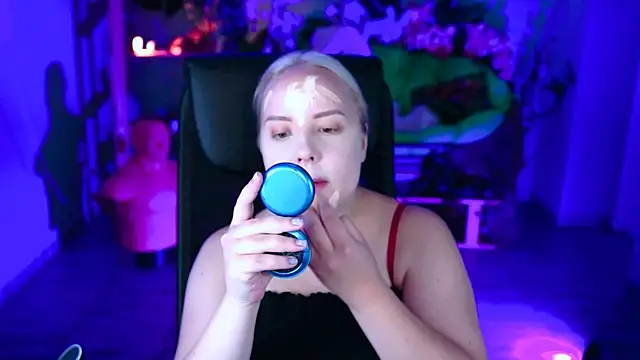 Snapshot of stellawatts chatting on July 9, 2026, 12:04 pm stellawatts online show from July 9, 2026, 12:04 pm
