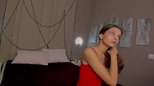 Lola lovesss online show from July 2, 2026, 2:23 am