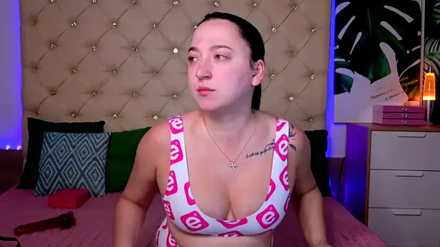 AVA MAXIMUS online show from June 17, 2026, 4:45 am