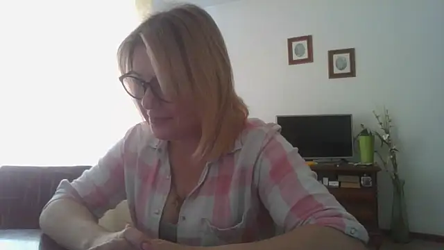 ElenaLove888 online show from June 13, 2026, 8:45 am