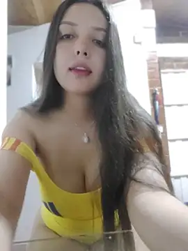 Bella Karoline online show from July 8, 2026, 12:13 am