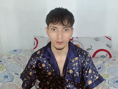 flaco23 latino online show from June 17, 2026, 5:51 am