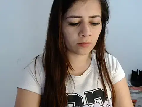 Luna zoe online show from July 5, 2026, 4:41 am