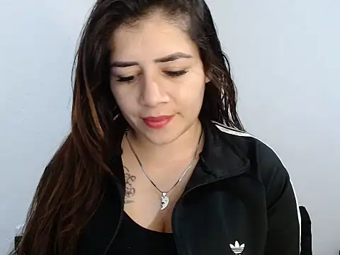 Luna zoe online show from June 25, 2026, 10:37 pm