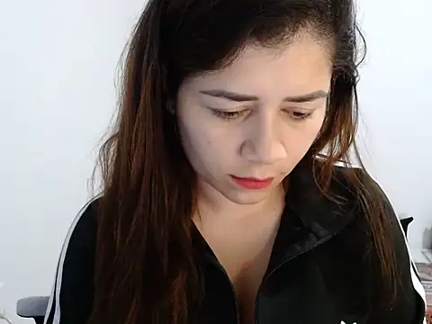 Luna zoe online show from July 10, 2026, 1:00 pm