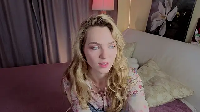 MarielRoloson online show from June 20, 2026, 7:08 pm