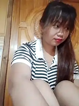 Snapshot of -Hezy- chatting on June 14, 2026, 10:11 pm -Hezy- online show from June 14, 2026, 10:11 pm