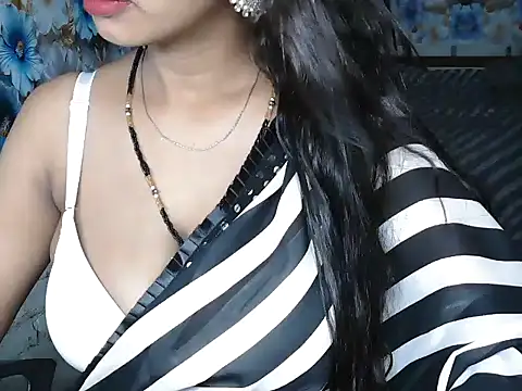 NottyMomo online show from July 1, 2026, 4:24 am