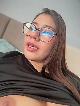 Saracalderon online show from July 28, 2026, 2:35 pm