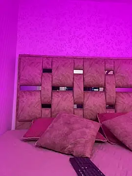 sophia pink17 online show from July 14, 2026, 12:44 pm