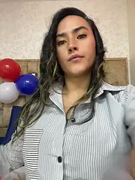 sophia pink17 online show from July 4, 2026, 1:37 pm