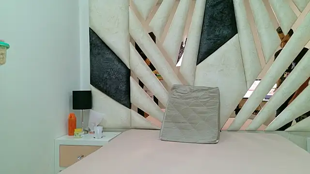 LunaySebastian online show from July 25, 2026, 2:34 pm