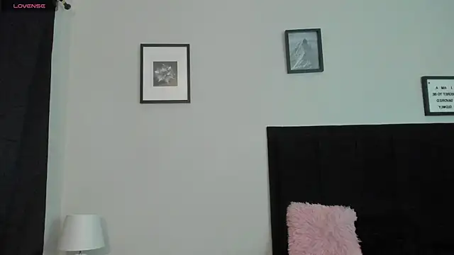 Snapshot of Sara_B chatting on June 24, 2026, 6:06 pm Sara B online show from June 24, 2026, 6:06 pm