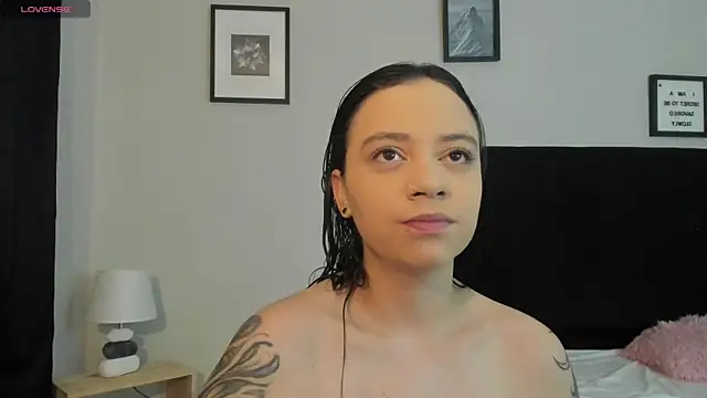 Snapshot of Sara_B chatting on July 2, 2026, 5:52 pm Sara B online show from July 2, 2026, 5:52 pm