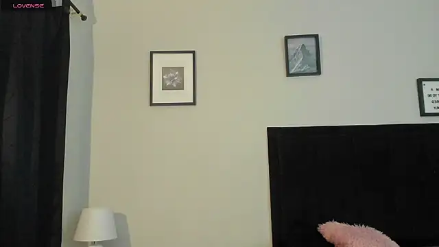 Snapshot of Sara_B chatting on July 26, 2026, 6:04 pm Sara B online show from July 26, 2026, 6:04 pm
