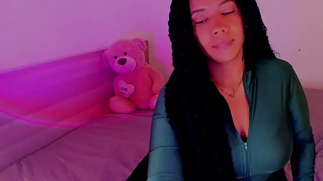 NicolePasqualott online show from November 11, 2025, 8:25 pm