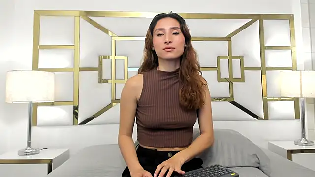 VivieneLuxe online show from July 26, 2026, 4:08 am