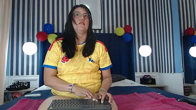 Snapshot of Sallydickinson chatting on June 26, 2026, 2:23 pm Sallydickinson online show from June 26, 2026, 2:23 pm