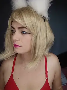 hanna horny77 online show from July 25, 2026, 12:22 pm