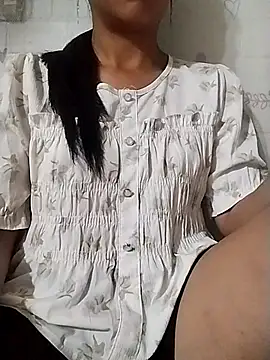 Snapshot of Helen-nn chatting on June 19, 2026, 10:36 pm Helen-nn online show from June 19, 2026, 10:36 pm