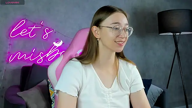 Snapshot of Lucy_Green chatting on July 2, 2026, 3:23 am Lucy Green online show from July 2, 2026, 3:23 am